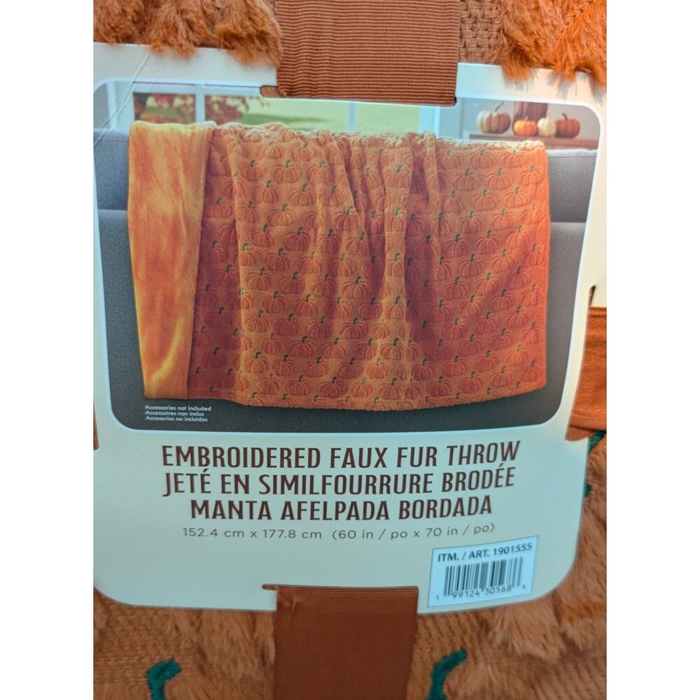 Costco Halloween Embroidered Faux Fur Blanket Bundle - Picture 4 of 6